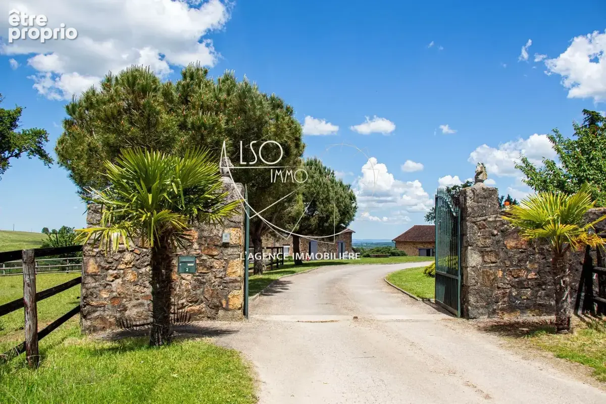 Maison 226 m² à Flavignac  - photo 2