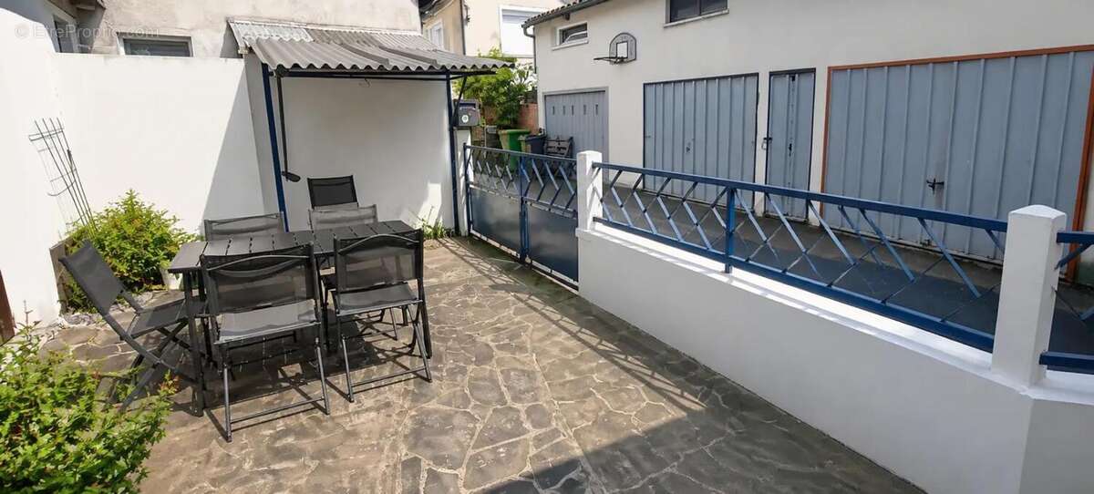 Maison entièrement rénovée de 3 chambres de 70 m2, terrasse, garage et cave à LE MANS - Quartier Le Pré - photo 14