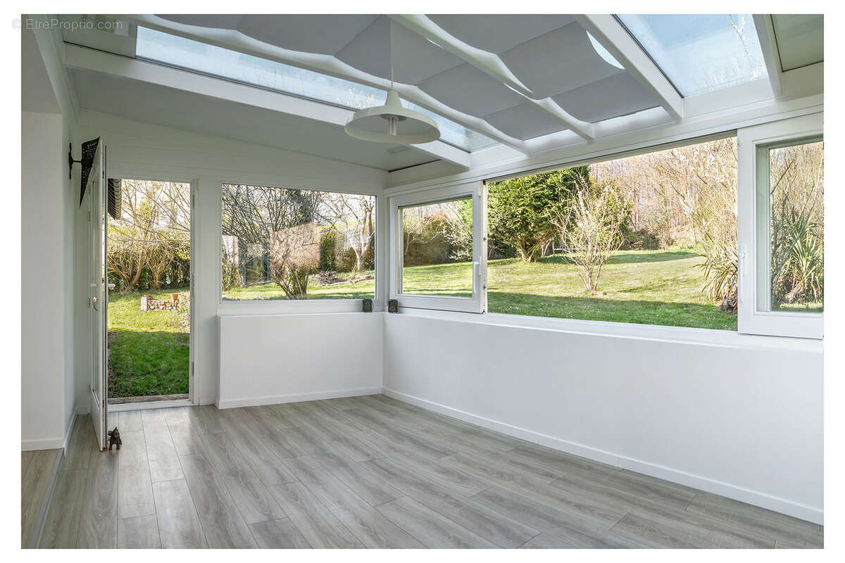 Maison à SAINT-NOM-LA-BRETECHE