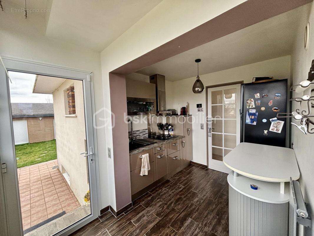 Maison à THORIGNY-SUR-OREUSE