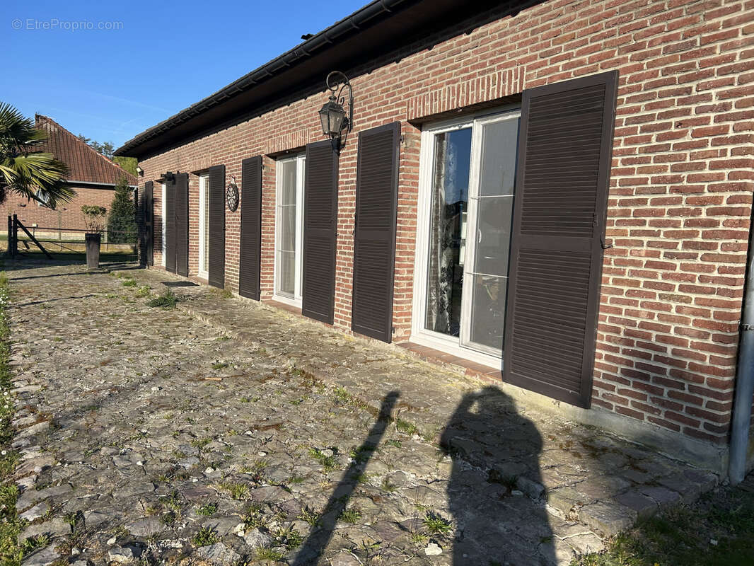 MAISON D'ARCHITECTE BÂTIE 3914 M2 à acheter 229500 € Semi-plain individuel 5 chambres- ssol com - photo 5