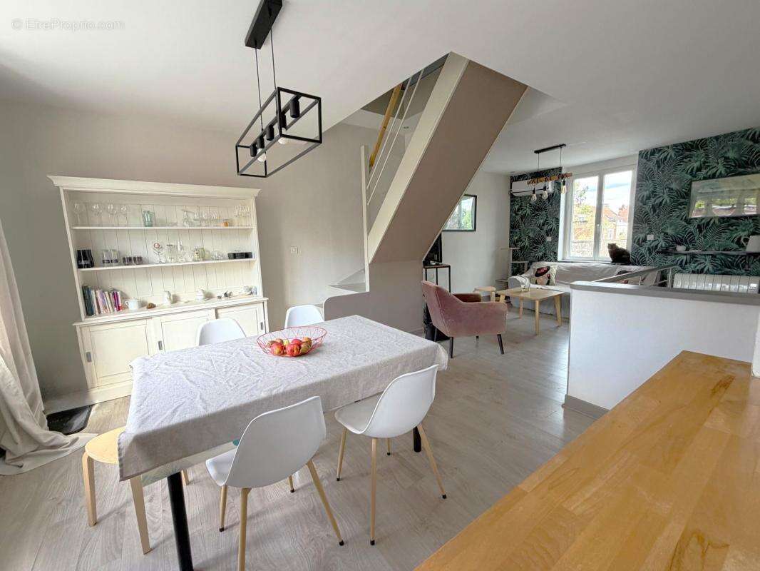 Duplex avec 3 chambres, dependance et garage - photo 2