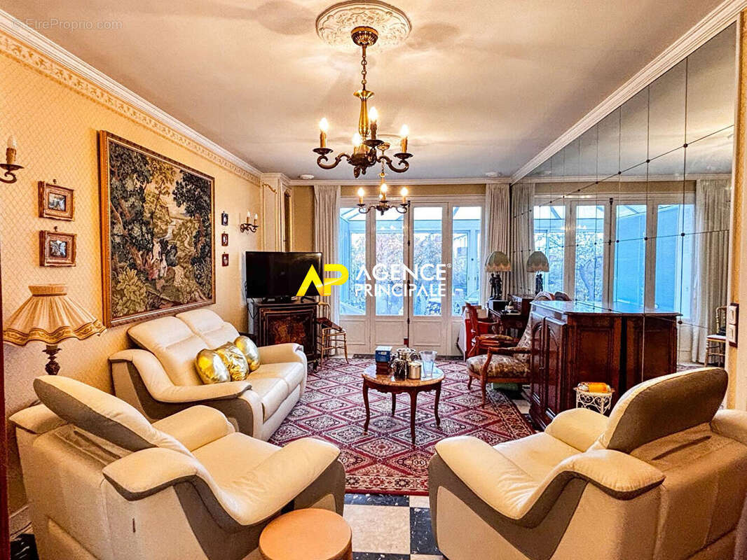 Maison à SARTROUVILLE