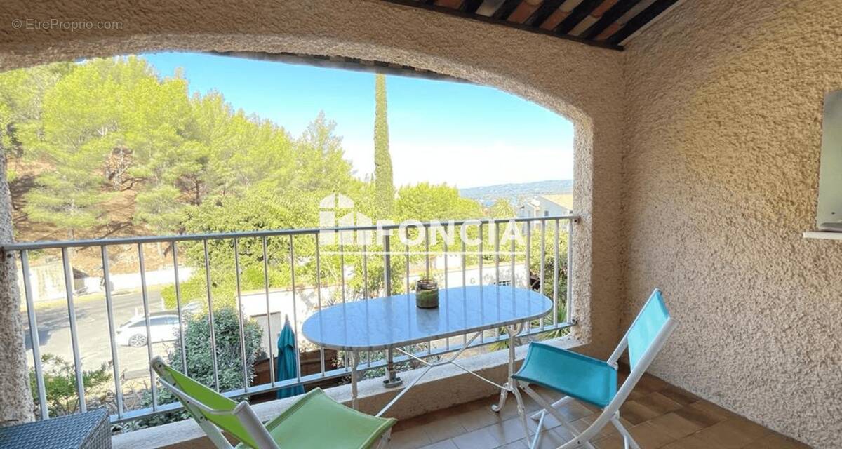 Appartement à SAINT-CYR-SUR-MER