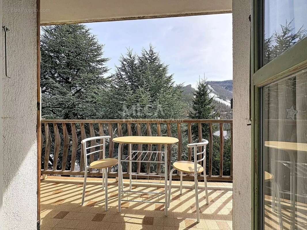 Appartement à SAINT-ETIENNE-DE-TINEE