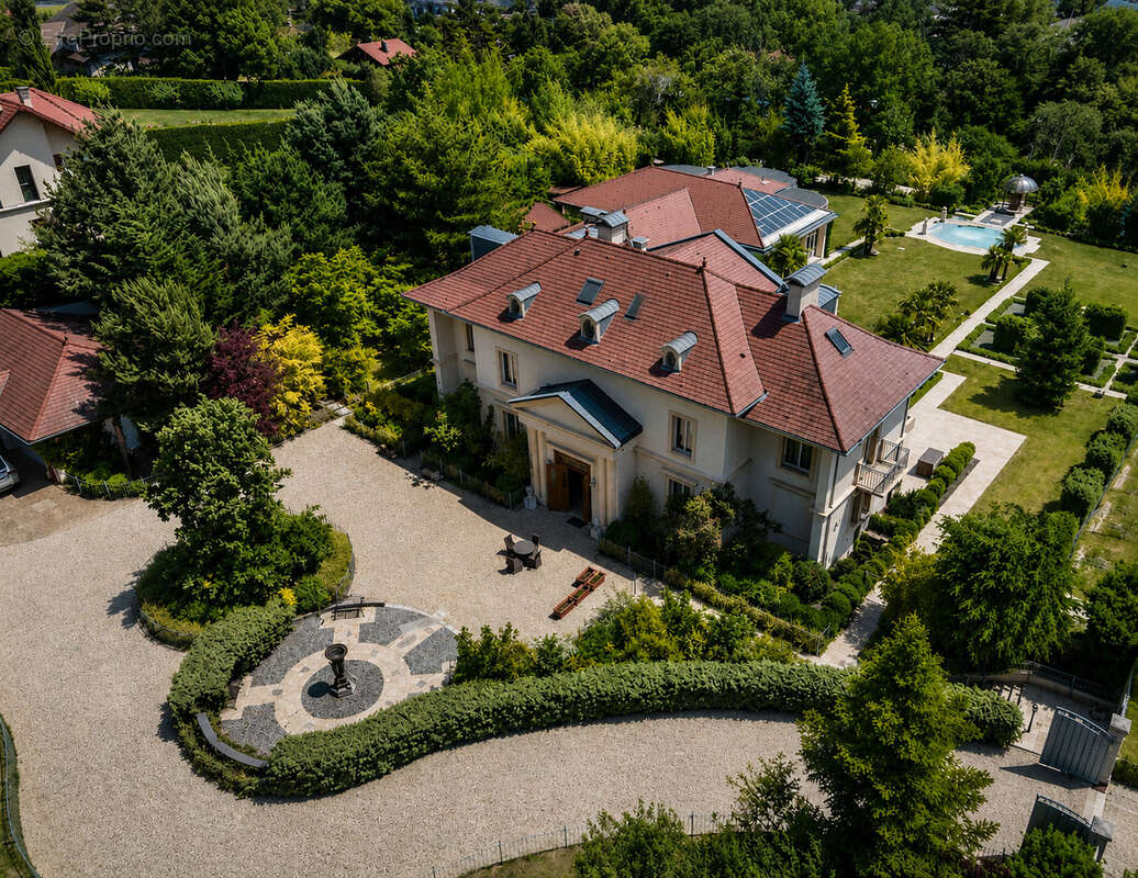 Maison à DIVONNE-LES-BAINS