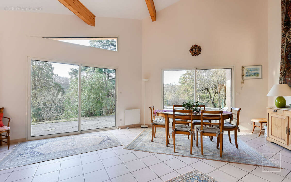 Maison à SAINT-CYR-AU-MONT-D'OR