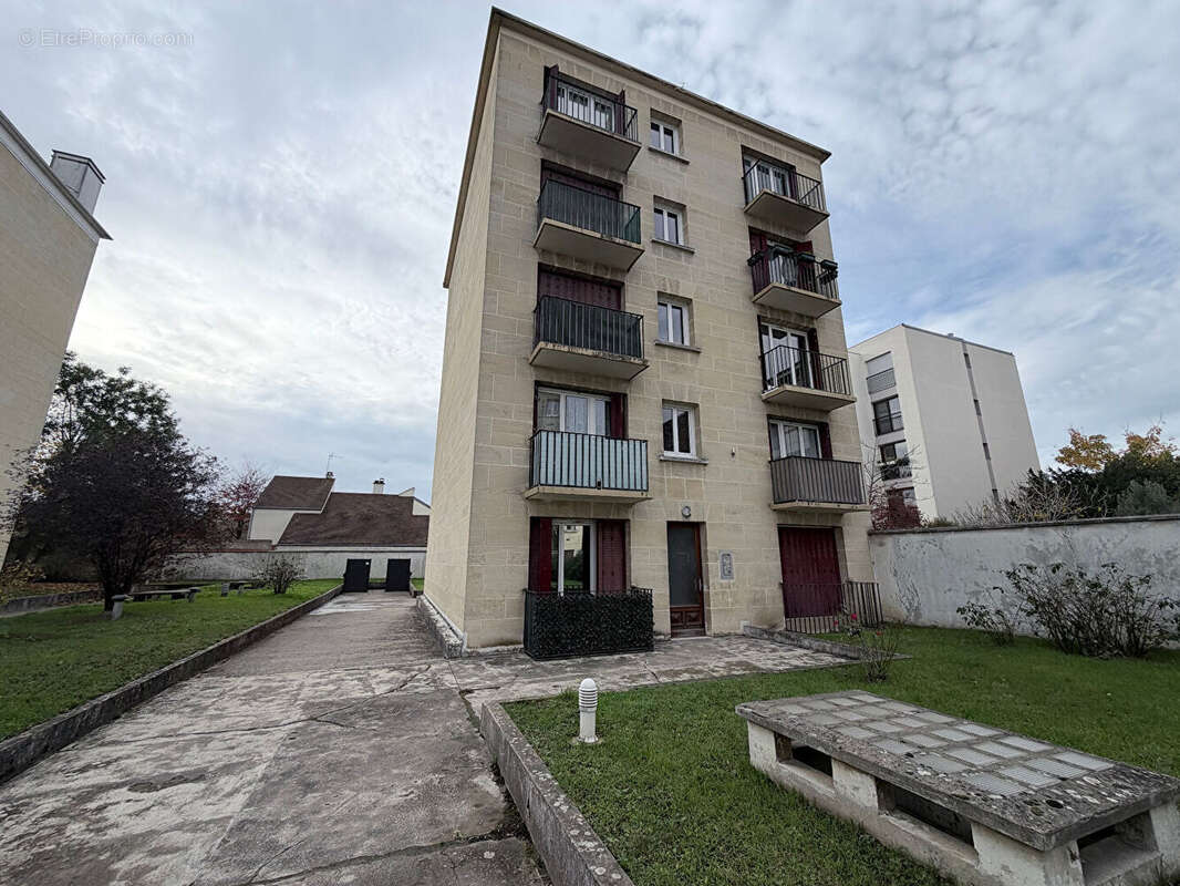 Appartement à SAINT-MAUR-DES-FOSSES