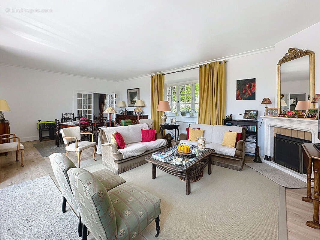 Maison à TOURRETTES