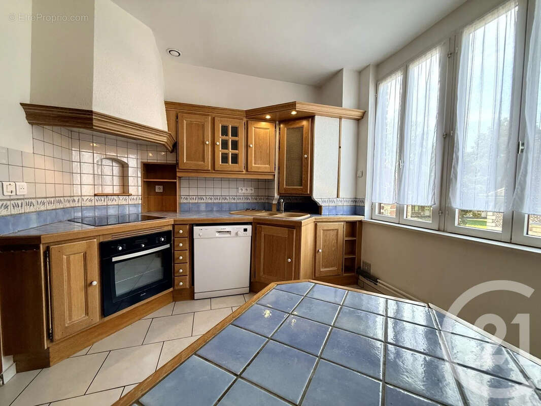 Appartement 145 m² à Saint-Quentin  - photo 7