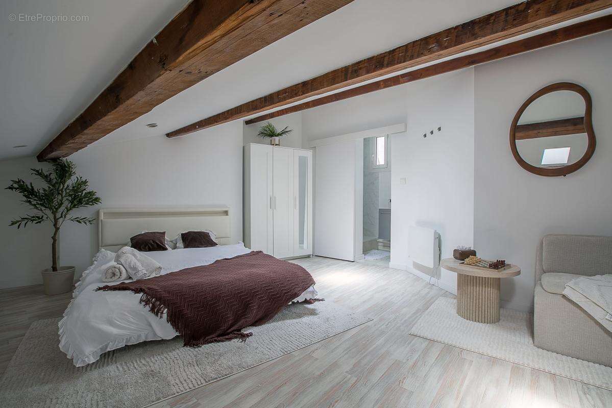 Appartement à MARSEILLE-6E