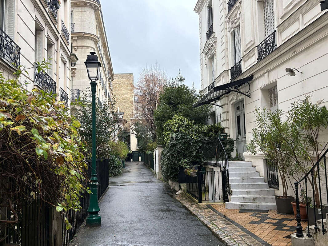 Appartement à PARIS-17E