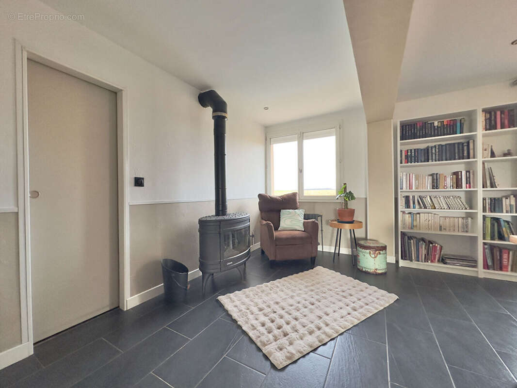 Maison à CRECY-LA-CHAPELLE