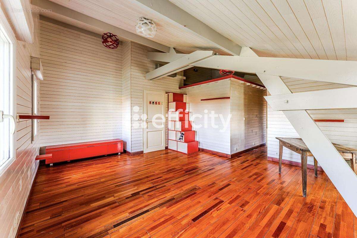 Maison 225 m² à Gujan-Mestras  - photo 17