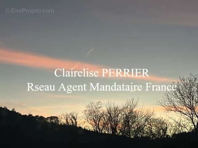 Terrain à LORGUES