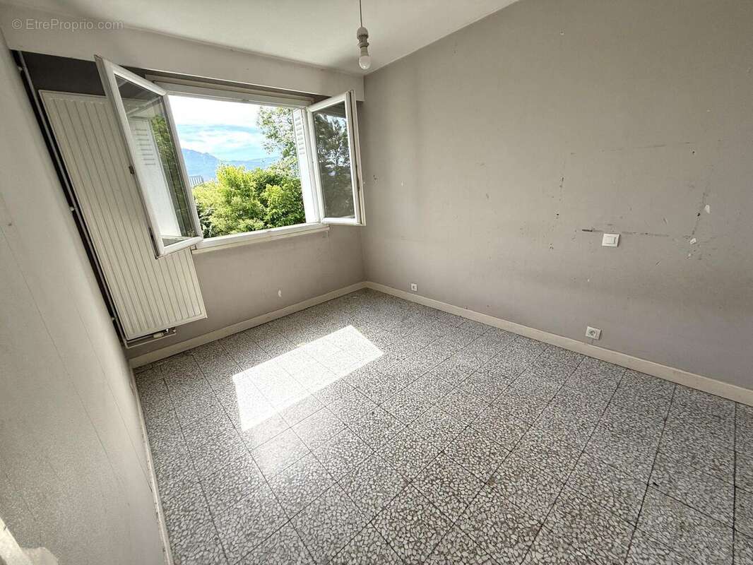 Appartement à MEYLAN