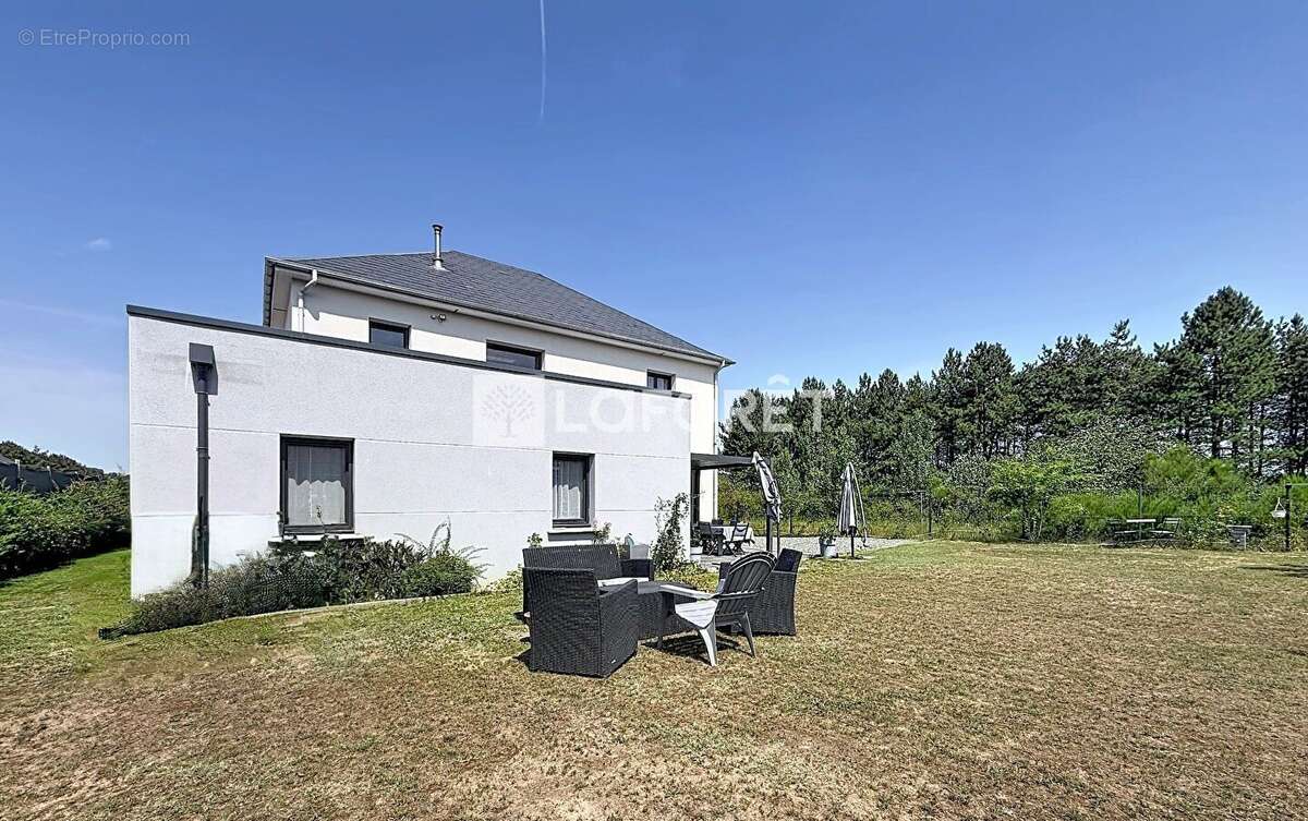 Maison à COURCELLES-SUR-SEINE