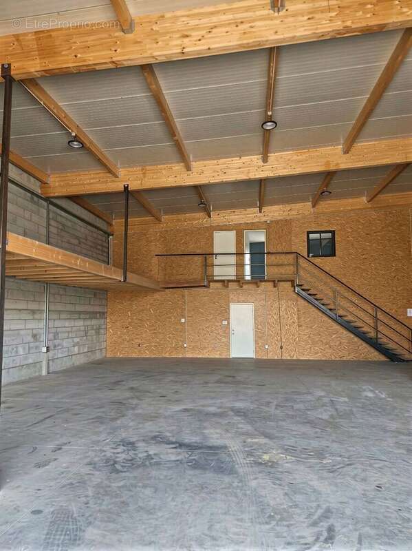 Commerce à POUCHARRAMET