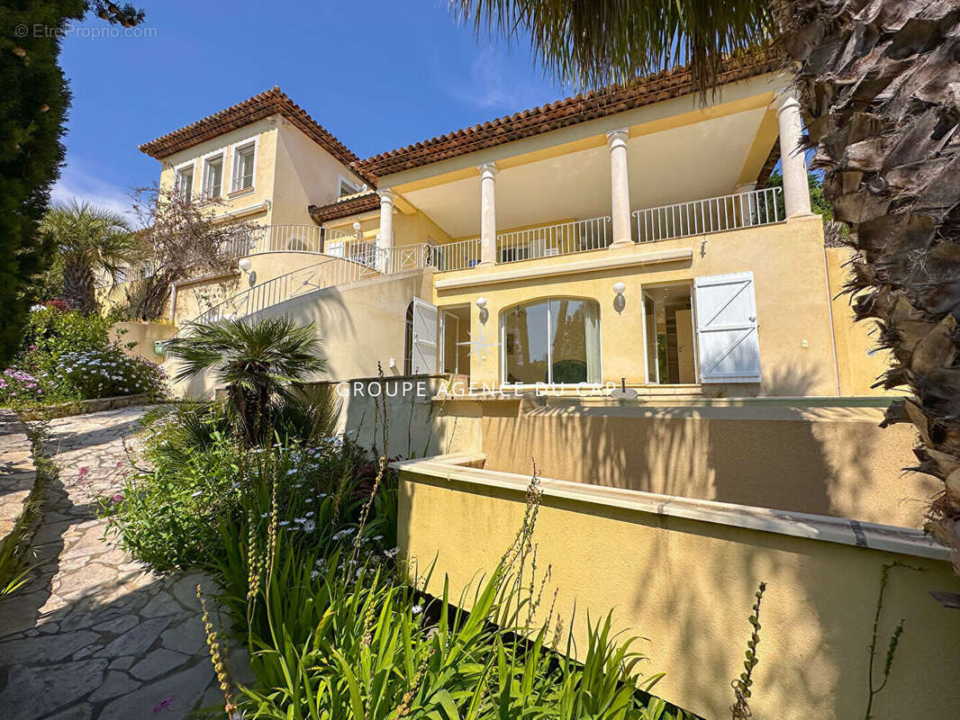 Maison à LES ISSAMBRES