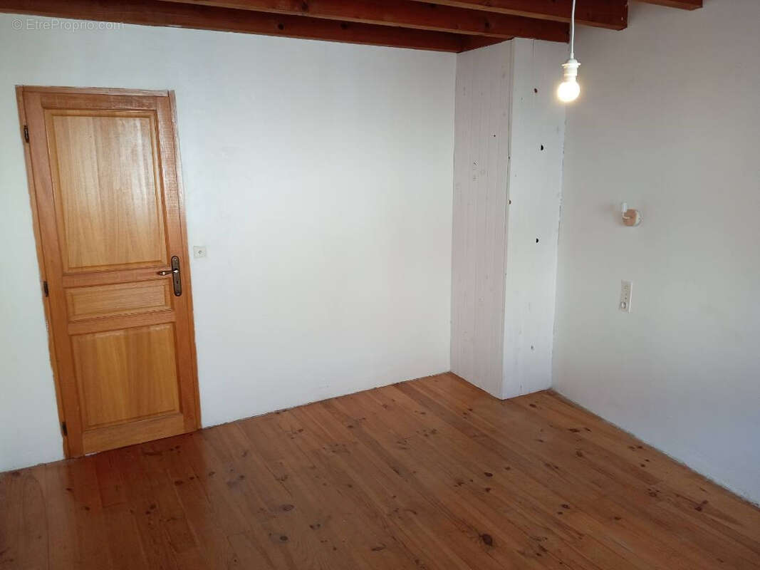 Maison à PRAT-BONREPAUX