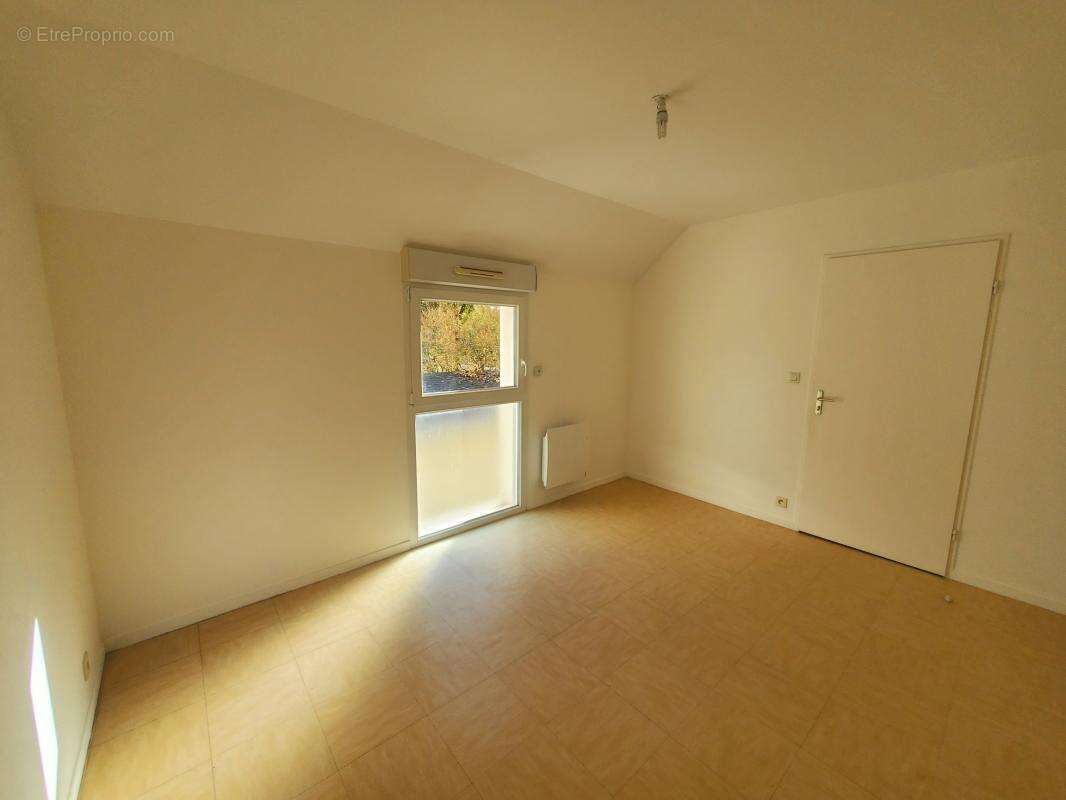 Maison t3 a 500 du bourg avec jardin et garage - photo 12