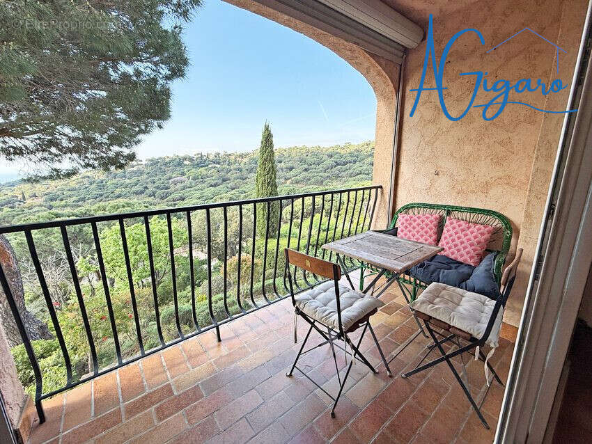 Appartement à LA CROIX-VALMER