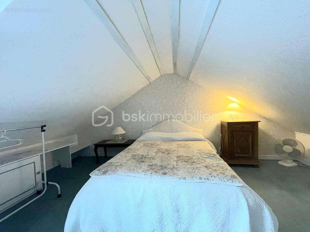 Maison de 164 m² avec piscine - CHEILLE - photo 17
