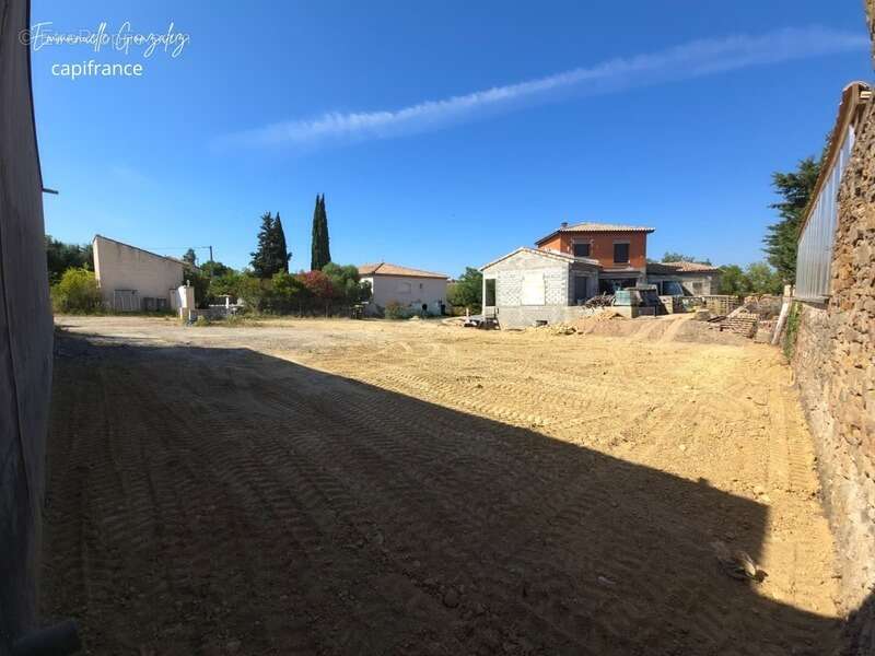 Terrain viabilisé constructible de 388 m² FOUZILHON (34) - photo 2