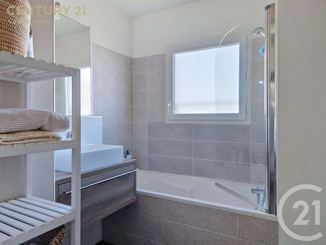 Appartement à SAINT-JEAN-DE-VEDAS