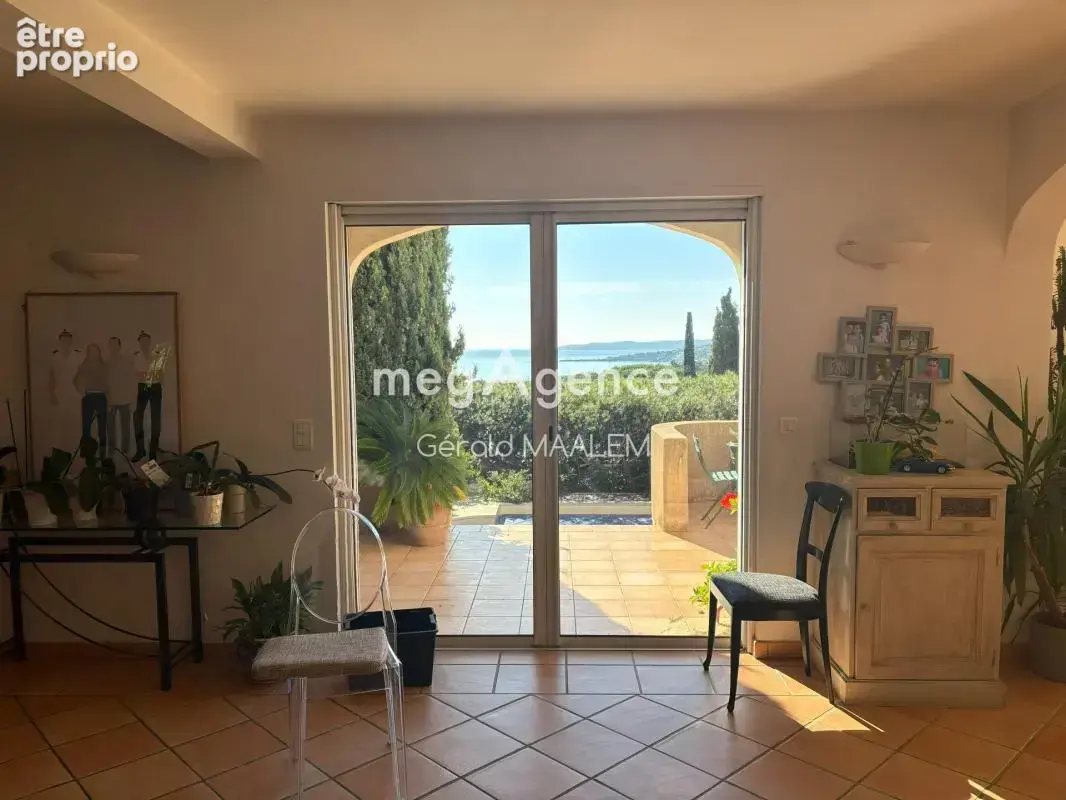 villa piscine vue mer dans un parc securisé - photo 11