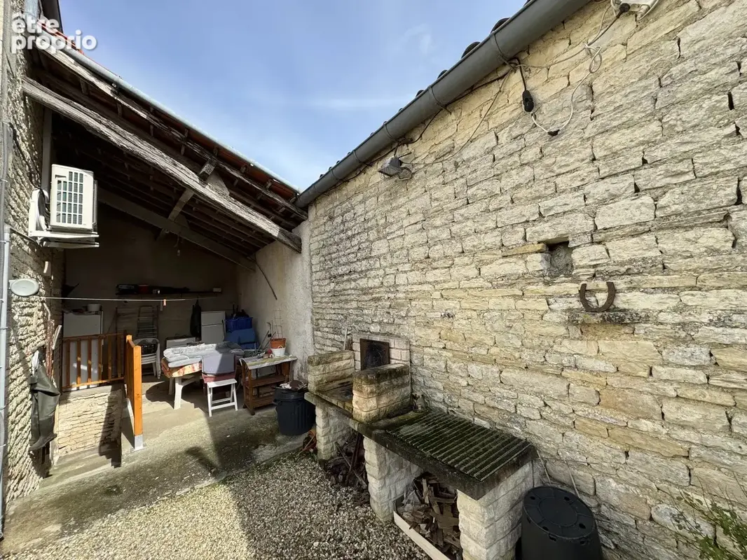 Maison de village avec cachet et dépendance de 136 m² - photo 12