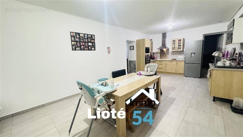 Appartement à VIRECOURT