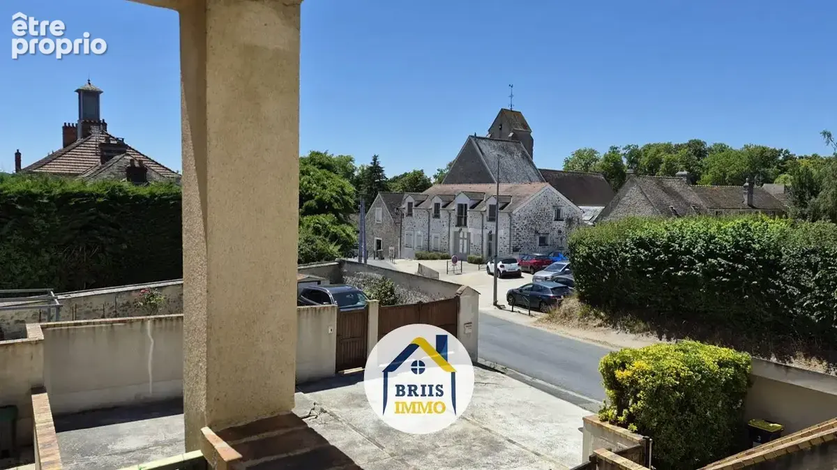 Appartement à SAINT-MAURICE-MONTCOURONNE