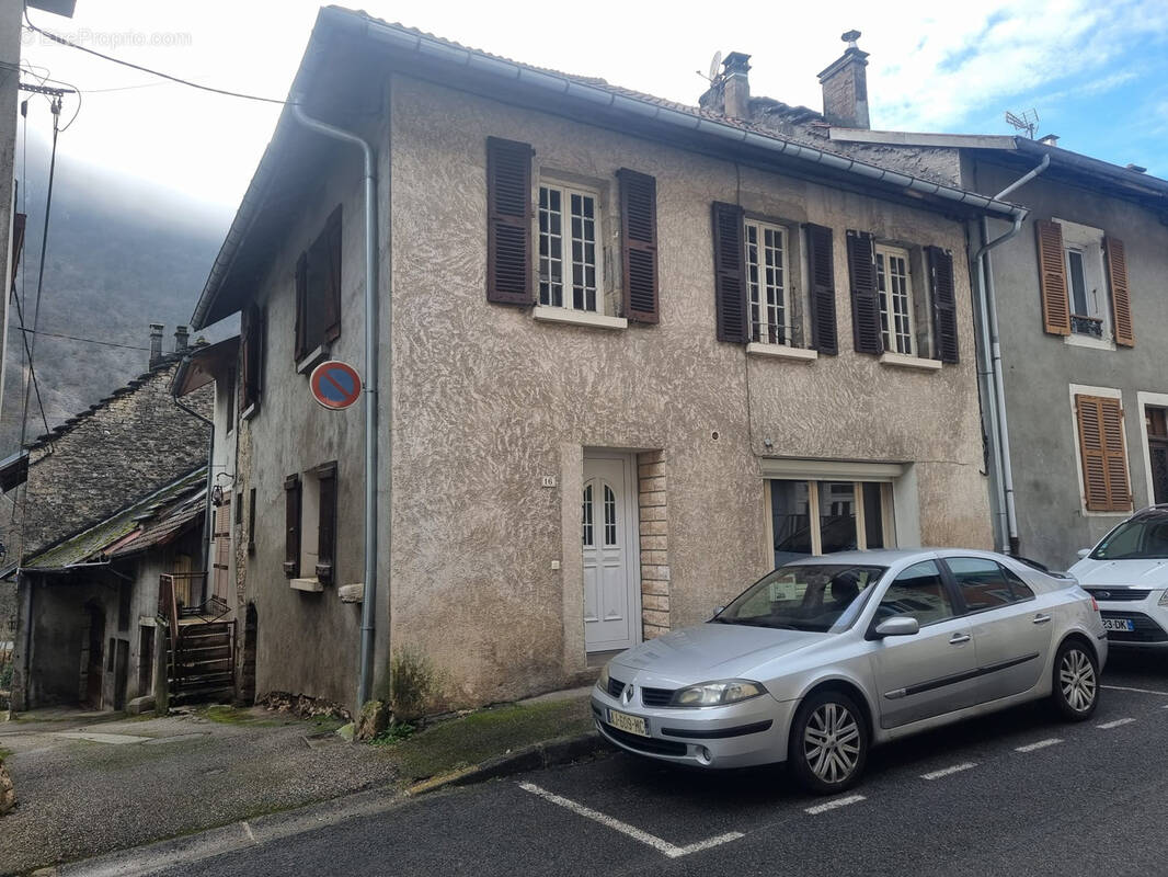 Maison à ROSSILLON
