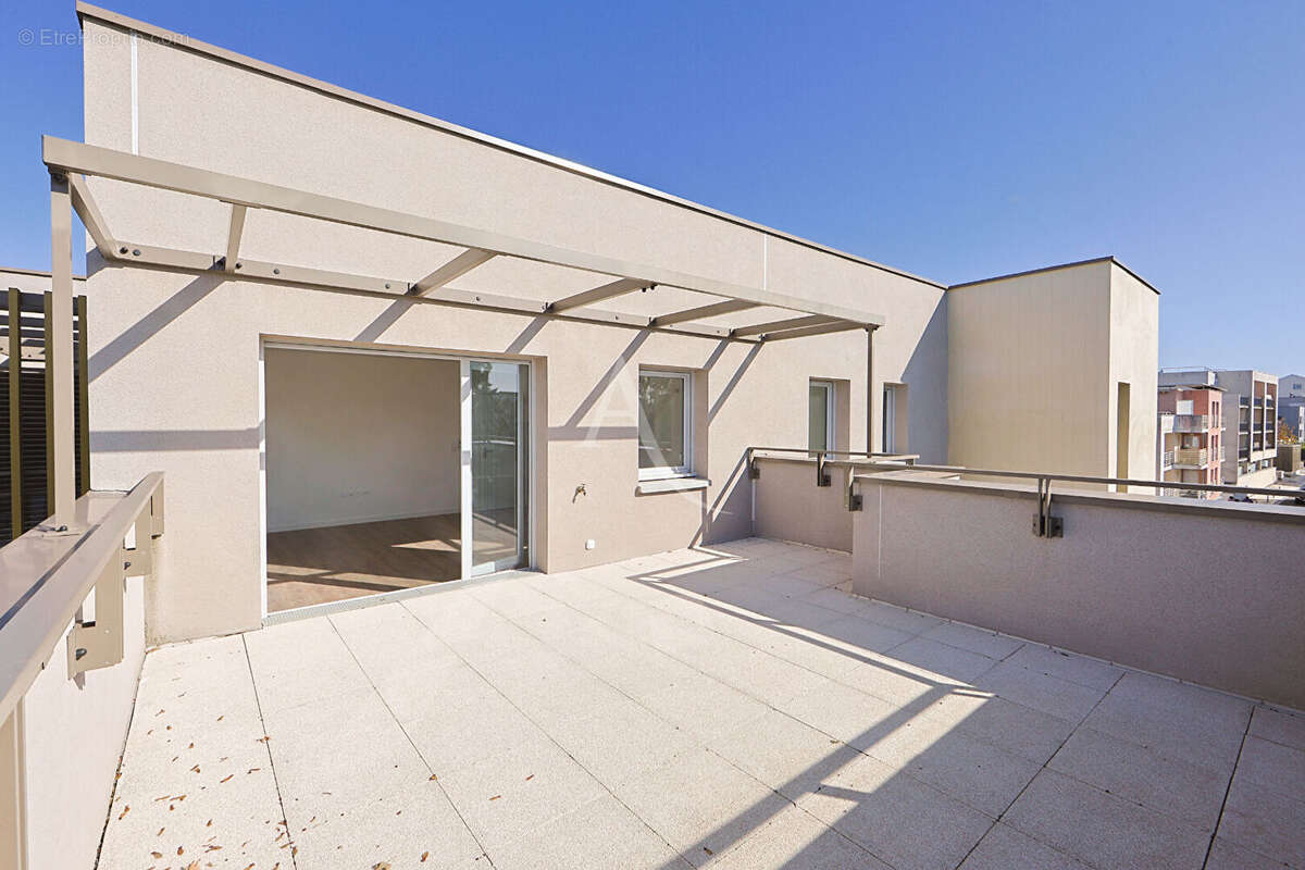 Appartement à SAINT-JEAN-DE-BRAYE