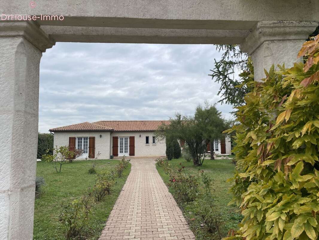 Maison à HIERSAC
