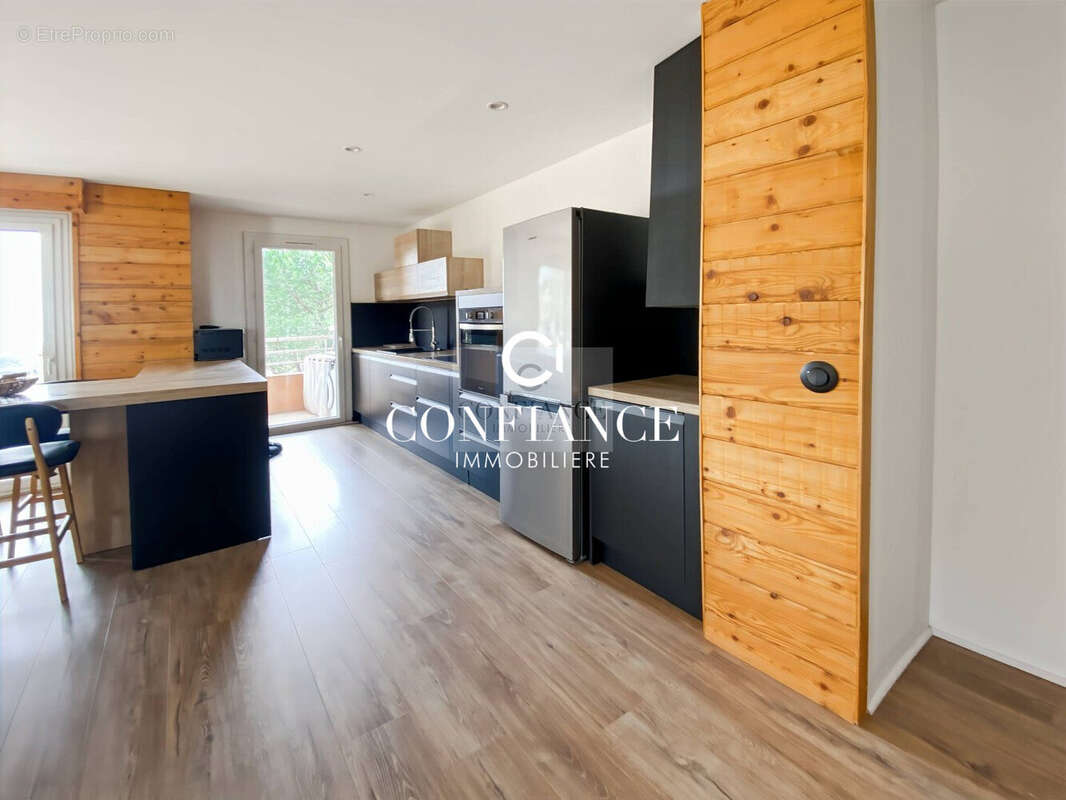 Appartement à EZE