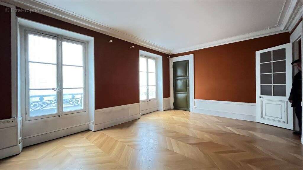 Appartement à PARIS-7E