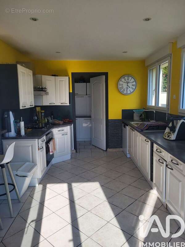 Maison 125 m² à Roncenay  - photo 5