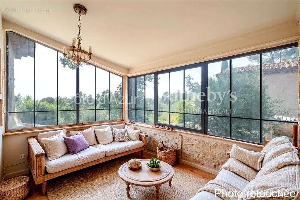 Maison à TOURRETTES