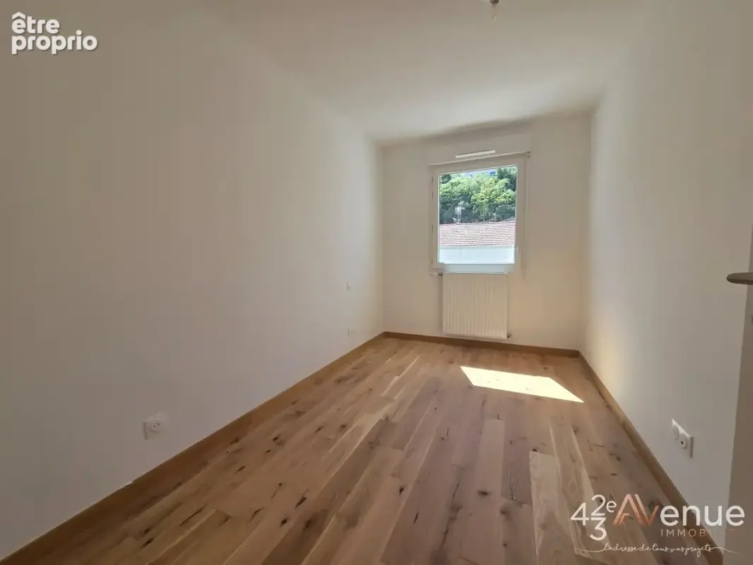 Appartement 4 pièces 80 m² à vendre à Saint-Etienne (42000) - photo 5