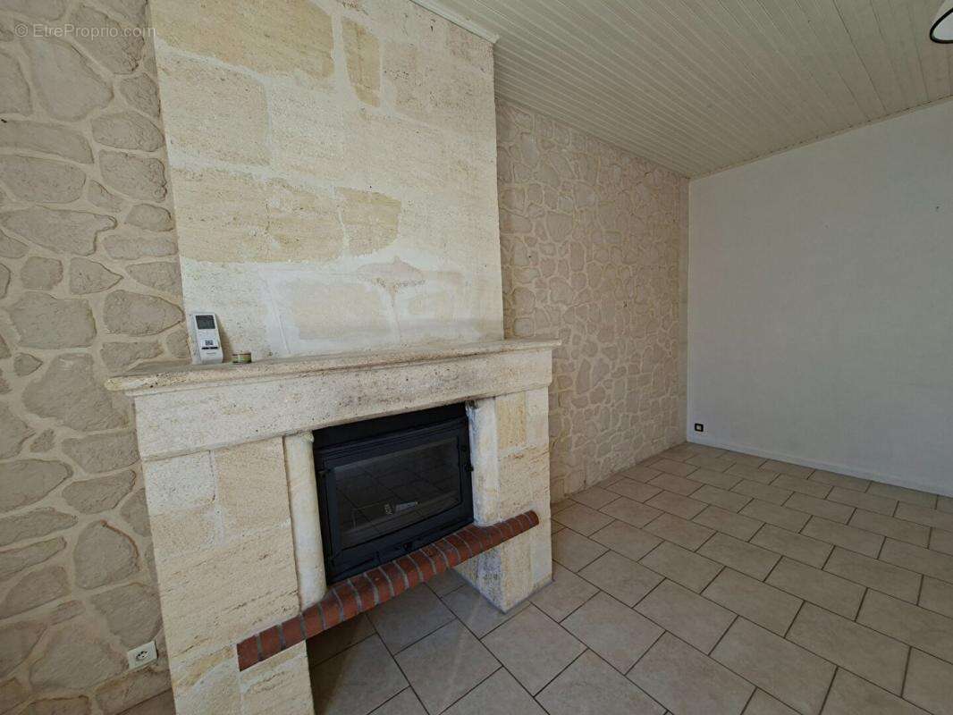 Jolie petite Maison  en pierre Saint-Estèphe 5 pièce(s) 80 m2 - photo 7