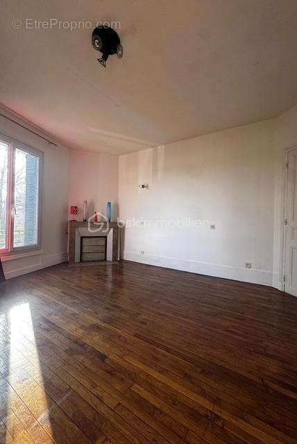 Maison à OLLAINVILLE