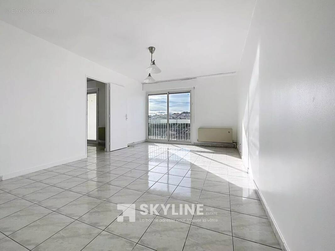 Appartement à MARSEILLE-15E