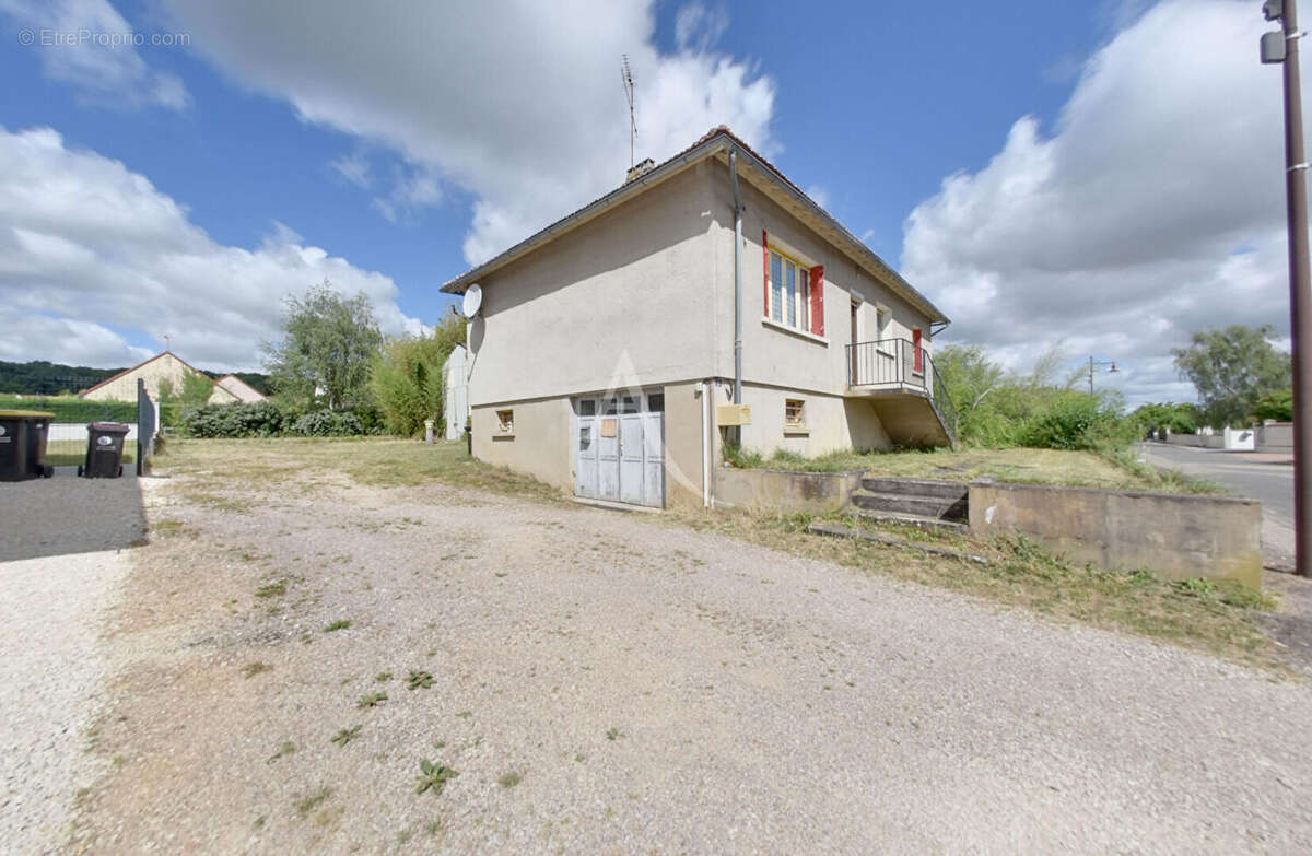 Maison familiale avec fort potentiel et grand jardin - photo 2
