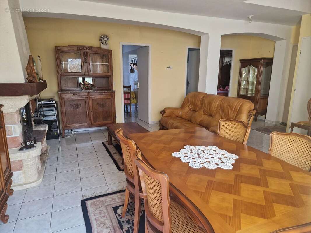 Maison à MAGNY-LES-HAMEAUX