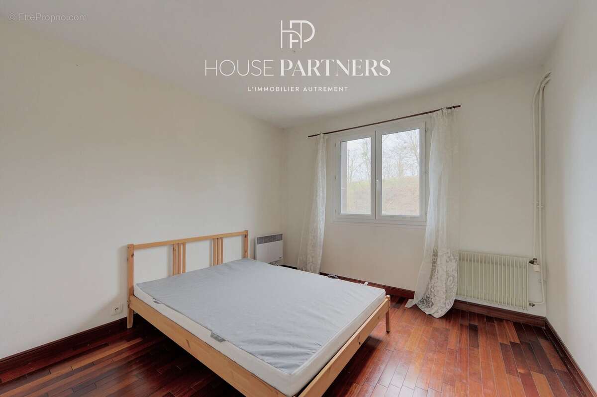 Appartement à LA CELLE-SAINT-CLOUD
