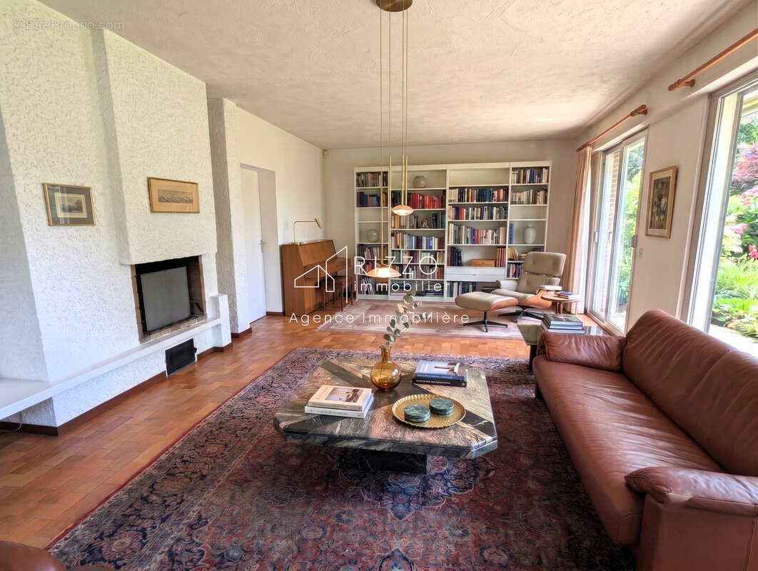 Maison à PREVESSIN-MOENS