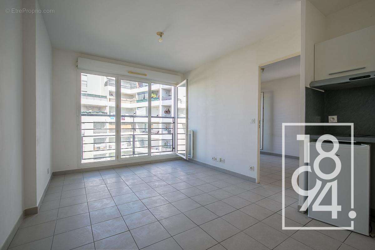 Appartement à MARSEILLE-4E