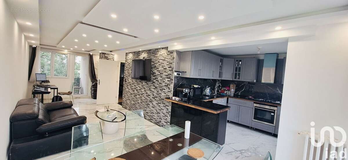 Photo 2 - Appartement à SAINT-CYR-L'ECOLE
